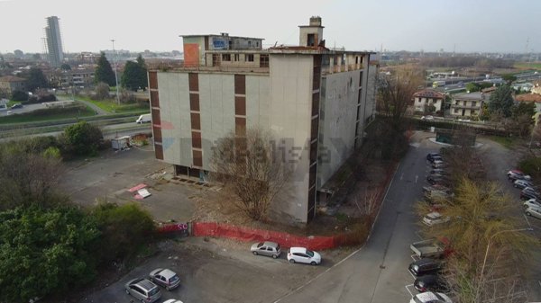 intera palazzina in vendita a Desio