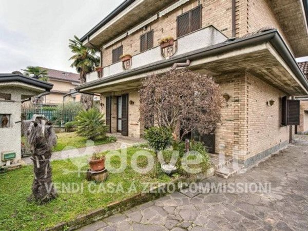 casa indipendente in vendita a Desio