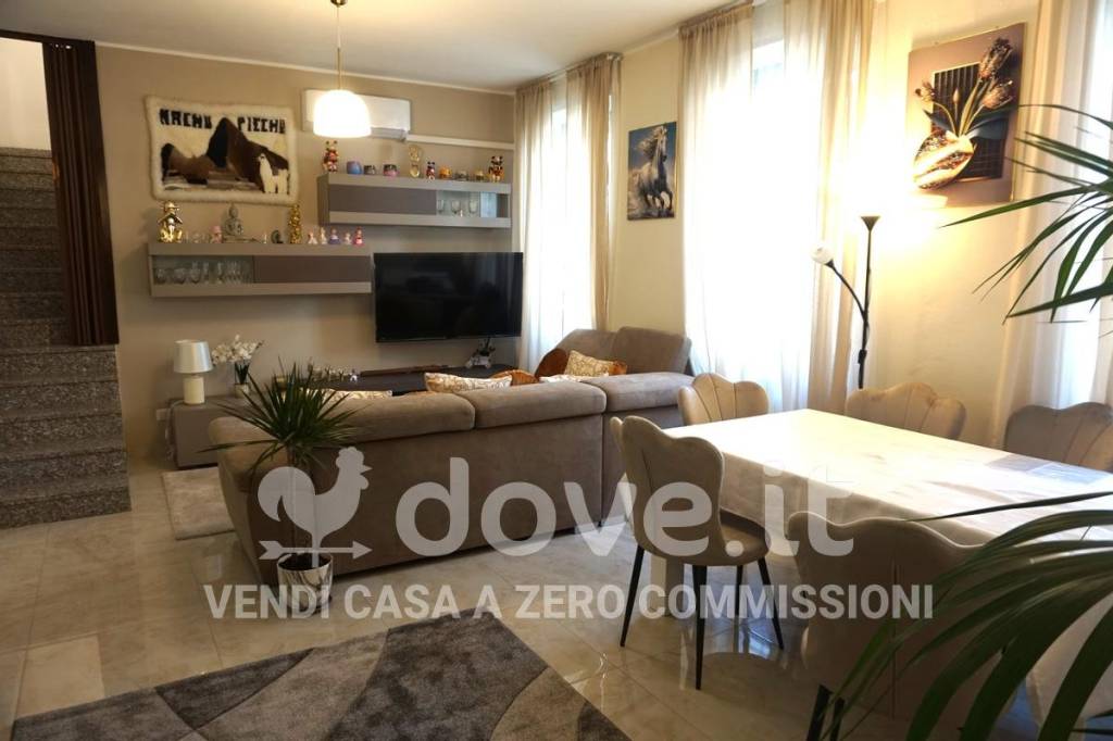 casa indipendente in vendita a Desio
