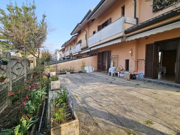 casa indipendente in vendita a Desio