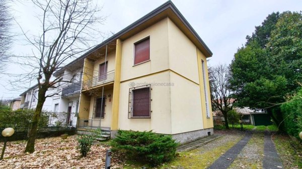 casa indipendente in vendita a Desio