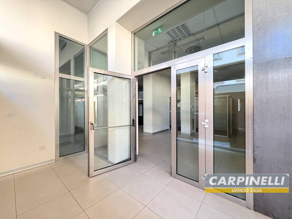 negozio in vendita a Desio