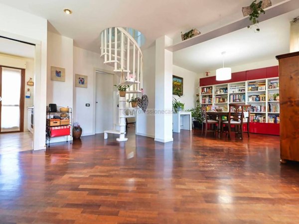 appartamento in vendita a Desio