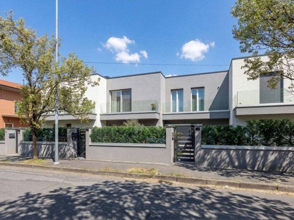 casa indipendente in vendita a Desio