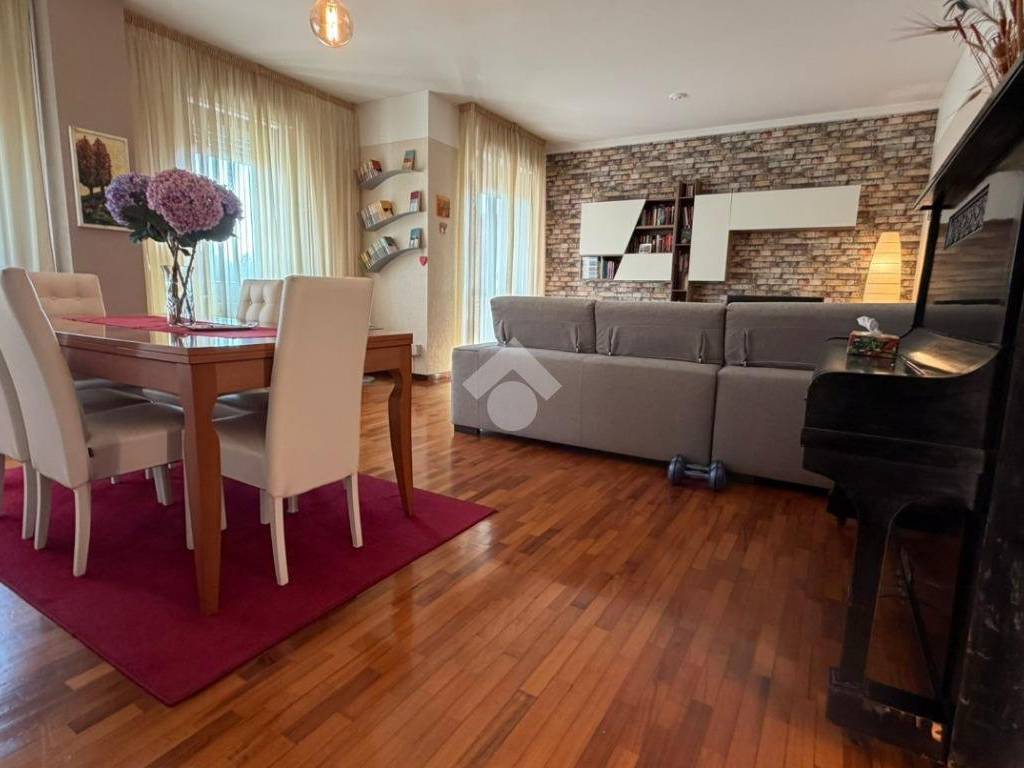 appartamento in vendita a Desio