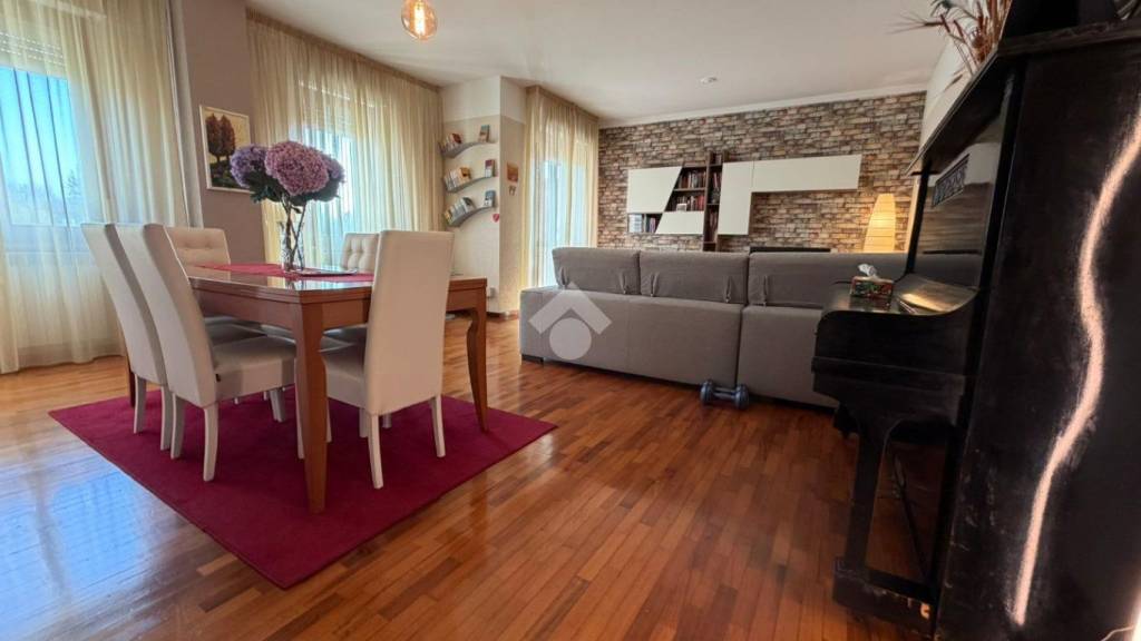 appartamento in vendita a Desio