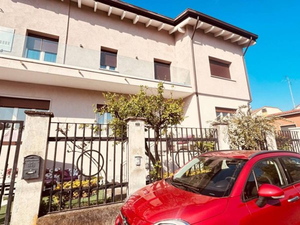 casa indipendente in vendita a Desio