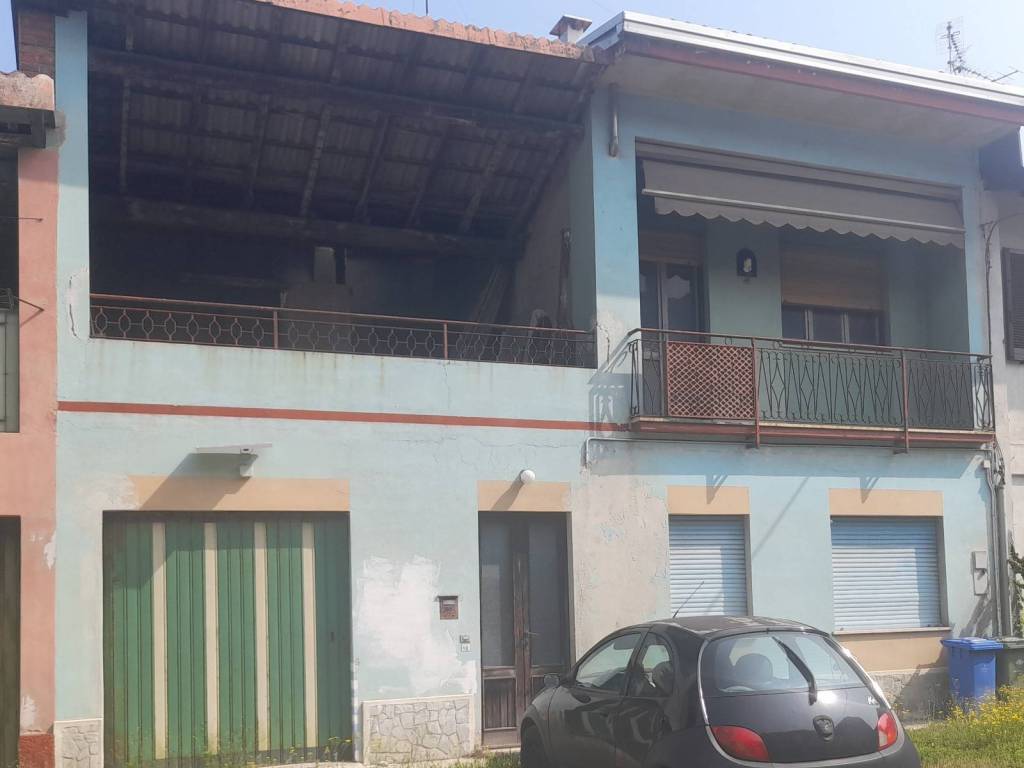 casa indipendente in vendita a Desio