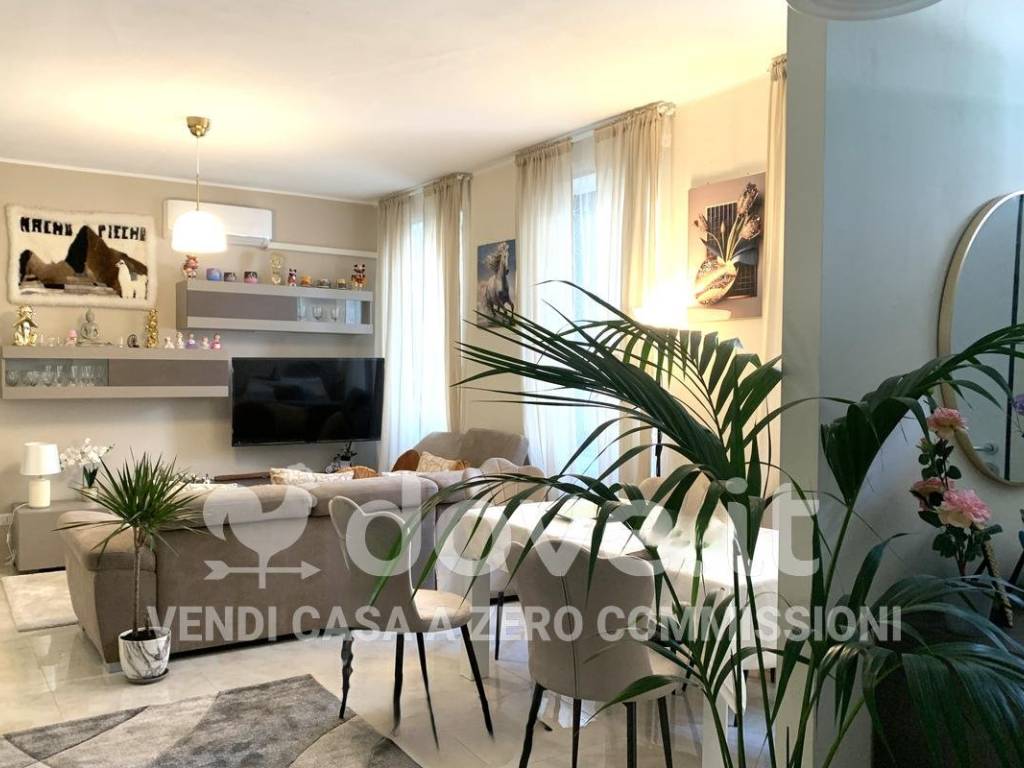 casa indipendente in vendita a Desio
