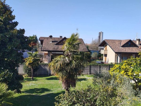 appartamento in vendita a Desio