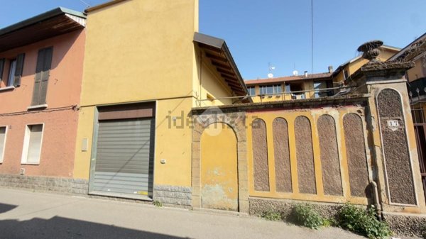negozio in vendita a Desio