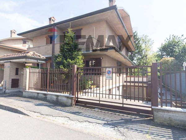 casa indipendente in vendita a Desio