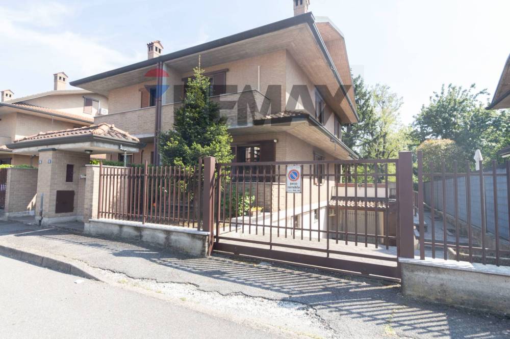 casa indipendente in vendita a Desio