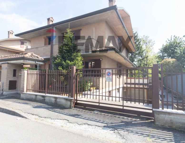 casa indipendente in vendita a Desio