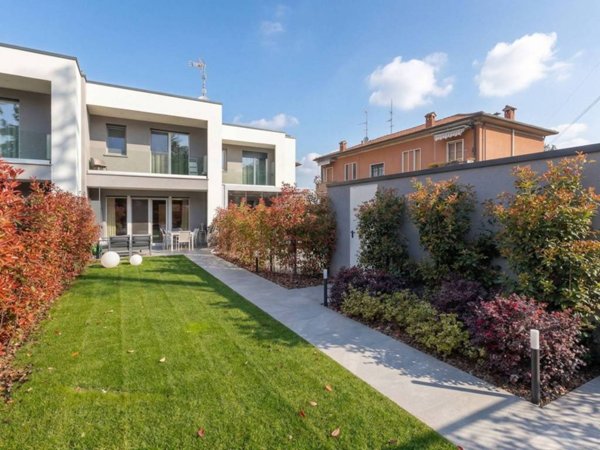 casa indipendente in vendita a Desio