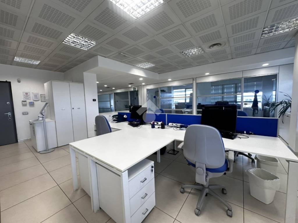 ufficio in vendita a Desio