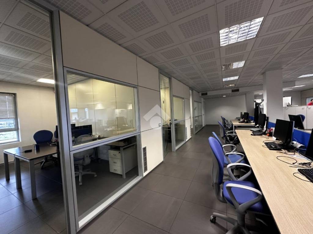 ufficio in vendita a Desio