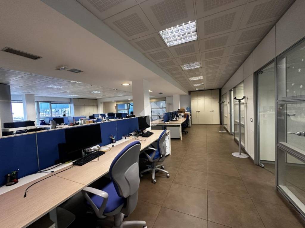ufficio in vendita a Desio