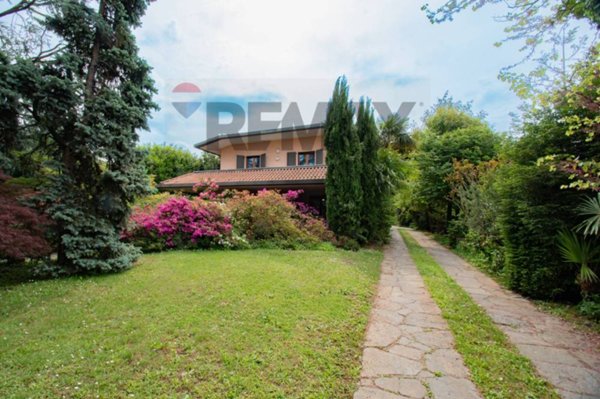 casa indipendente in vendita a Desio
