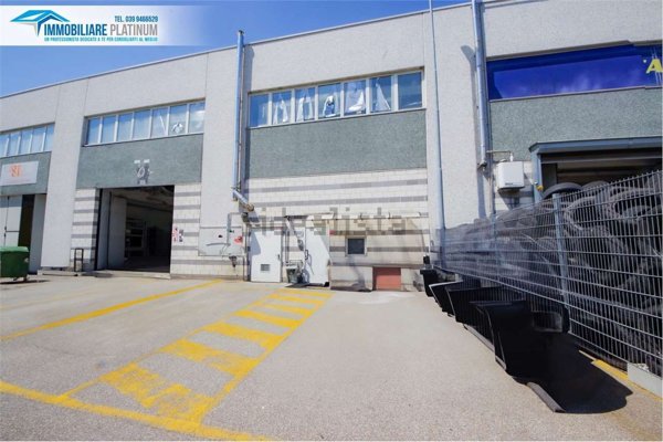 capannone in vendita a Desio