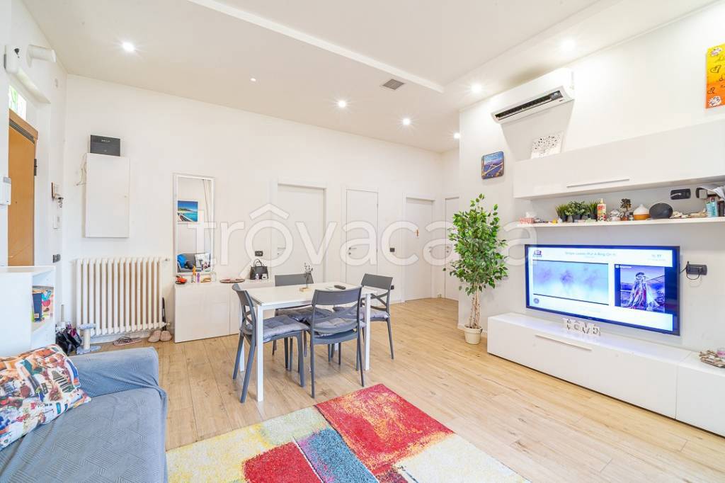 casa indipendente in vendita a Desio