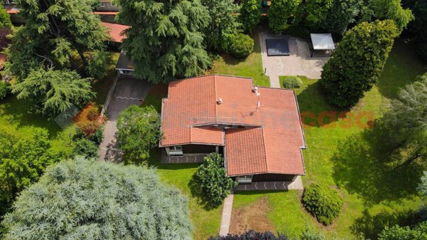 casa indipendente in vendita a Desio