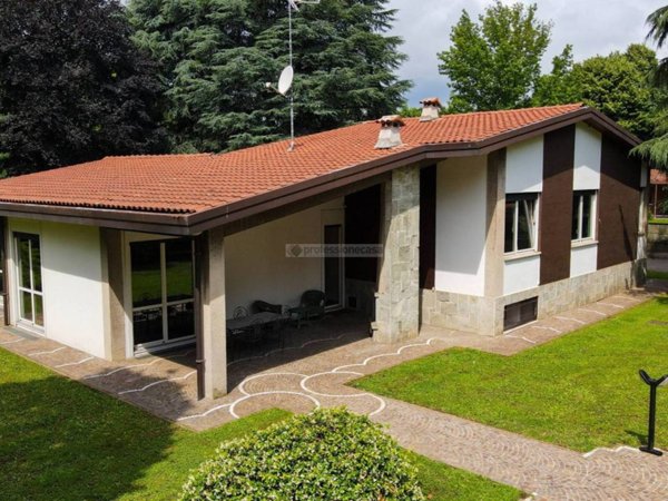 casa indipendente in vendita a Desio