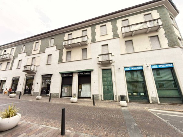 intera palazzina in vendita a Desio