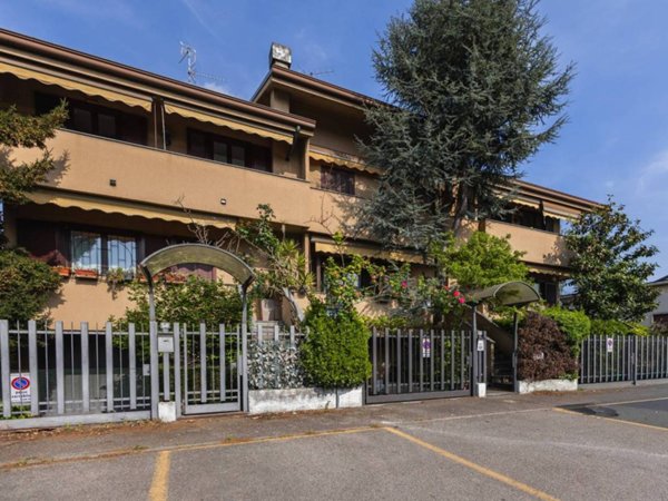 casa indipendente in vendita a Desio