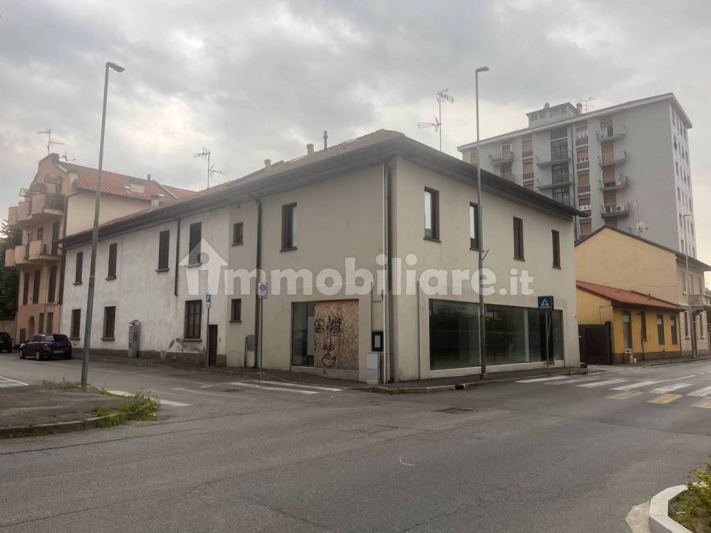 negozio in vendita a Desio