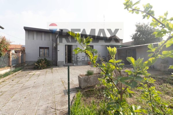 casa indipendente in vendita a Desio