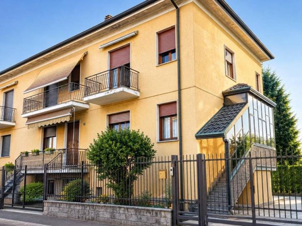 casa indipendente in vendita a Desio