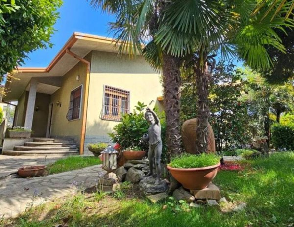 casa indipendente in vendita a Desio