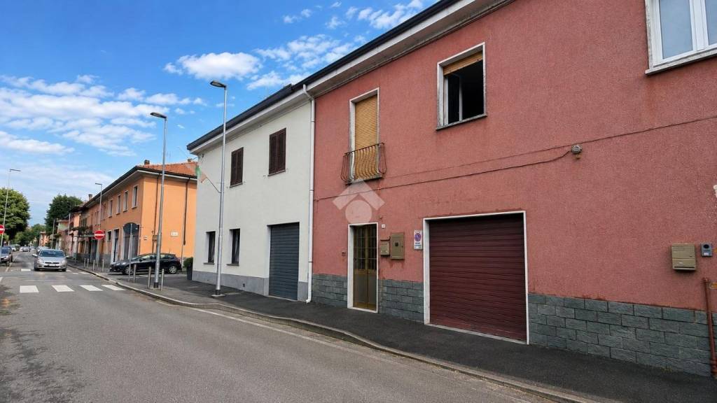 casa indipendente in vendita a Desio