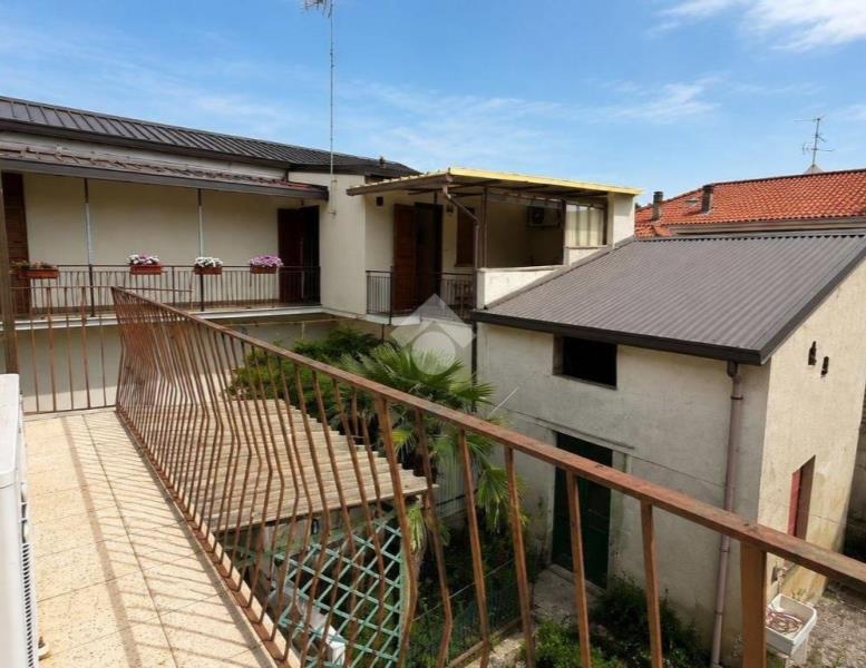 casa indipendente in vendita a Desio