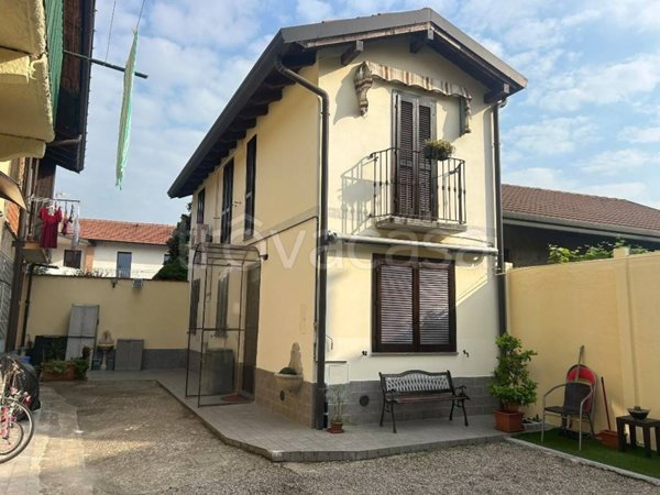 casa indipendente in vendita a Desio