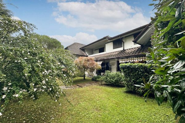 casa indipendente in vendita a Desio