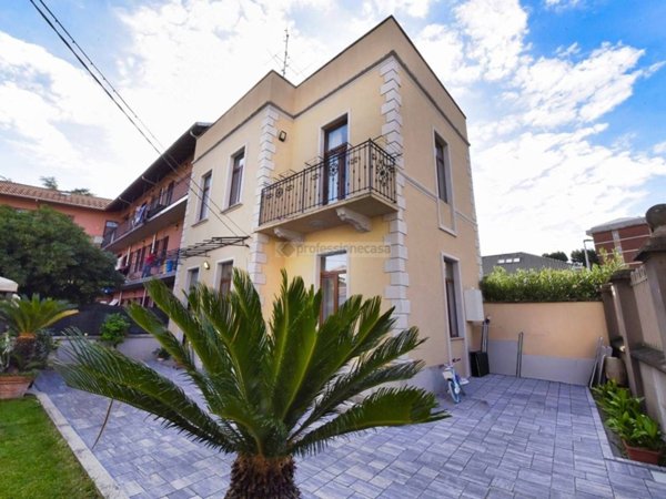 casa indipendente in vendita a Desio