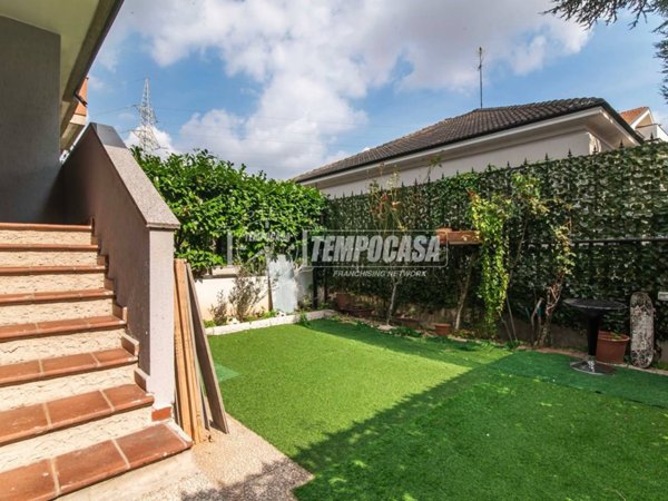 casa indipendente in vendita a Desio