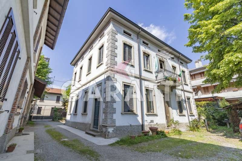 casa indipendente in vendita a Desio