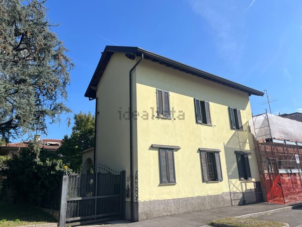 casa indipendente in vendita a Desio