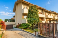 casa indipendente in vendita a Desio