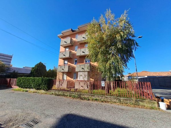 locale di sgombero in vendita a Giussano in zona Birone
