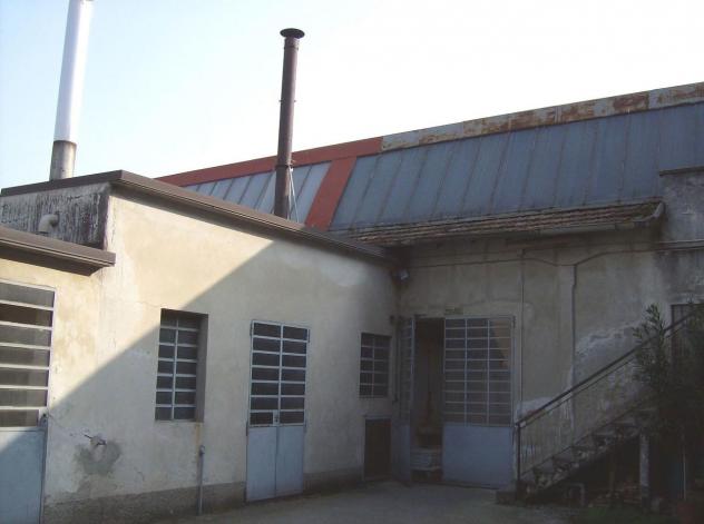 locale commerciale in vendita a Giussano