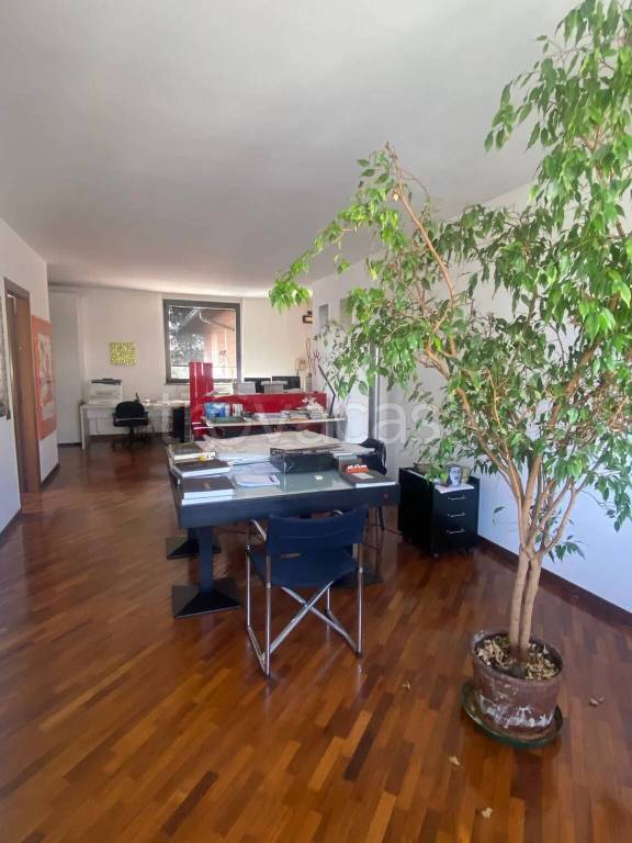 ufficio in vendita a Giussano