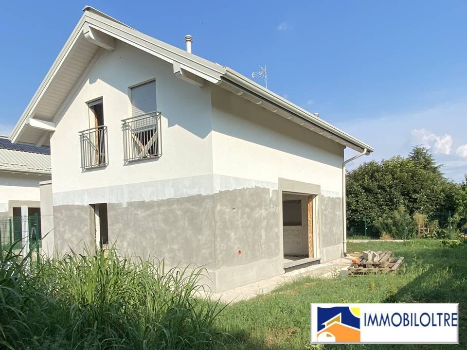 casa indipendente in vendita a Giussano