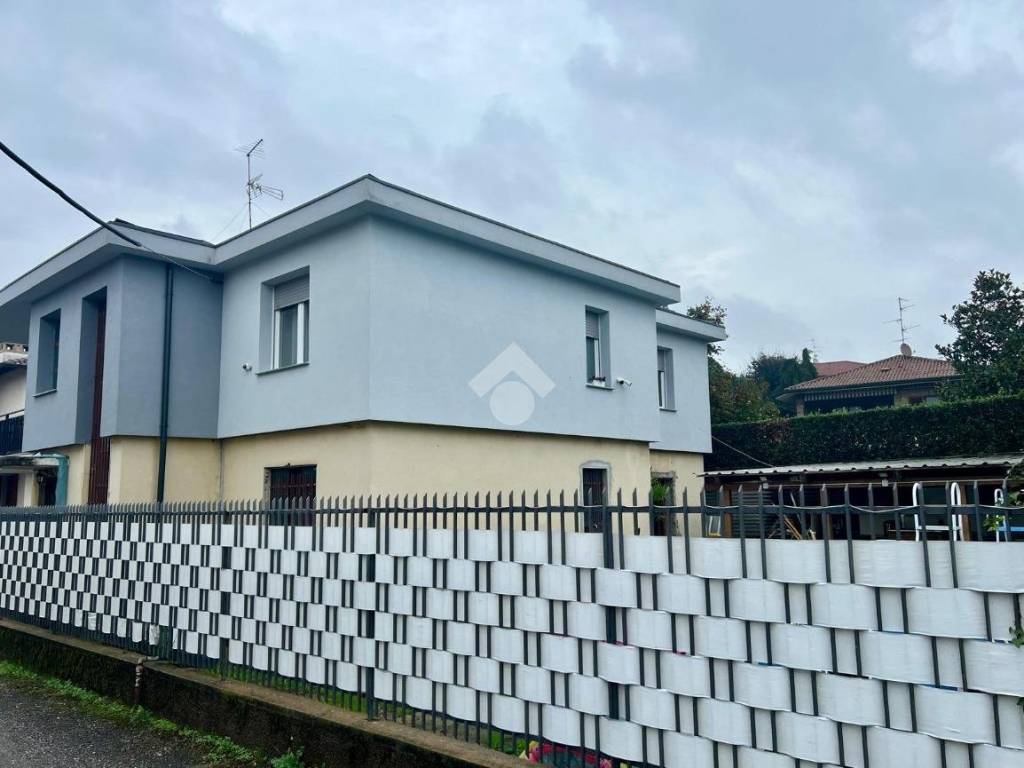 casa indipendente in vendita a Giussano