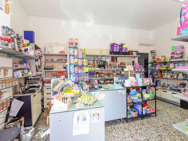 negozio in vendita a Giussano
