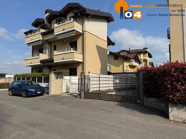 appartamento in vendita a Giussano in zona Paina