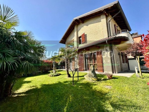 casa indipendente in vendita a Giussano